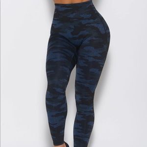 Bombshell sportswear fit camo leggings